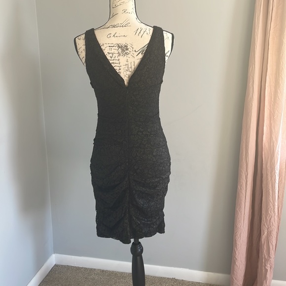 Express black/gold lace mini! Sz 4 Great for homecoming/wedding/holiday party! - Picture 3 of 4